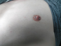 neues Nippelpiercing