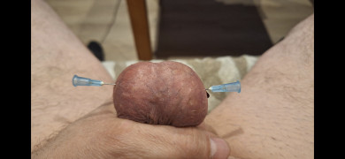 Nadel im Hoden